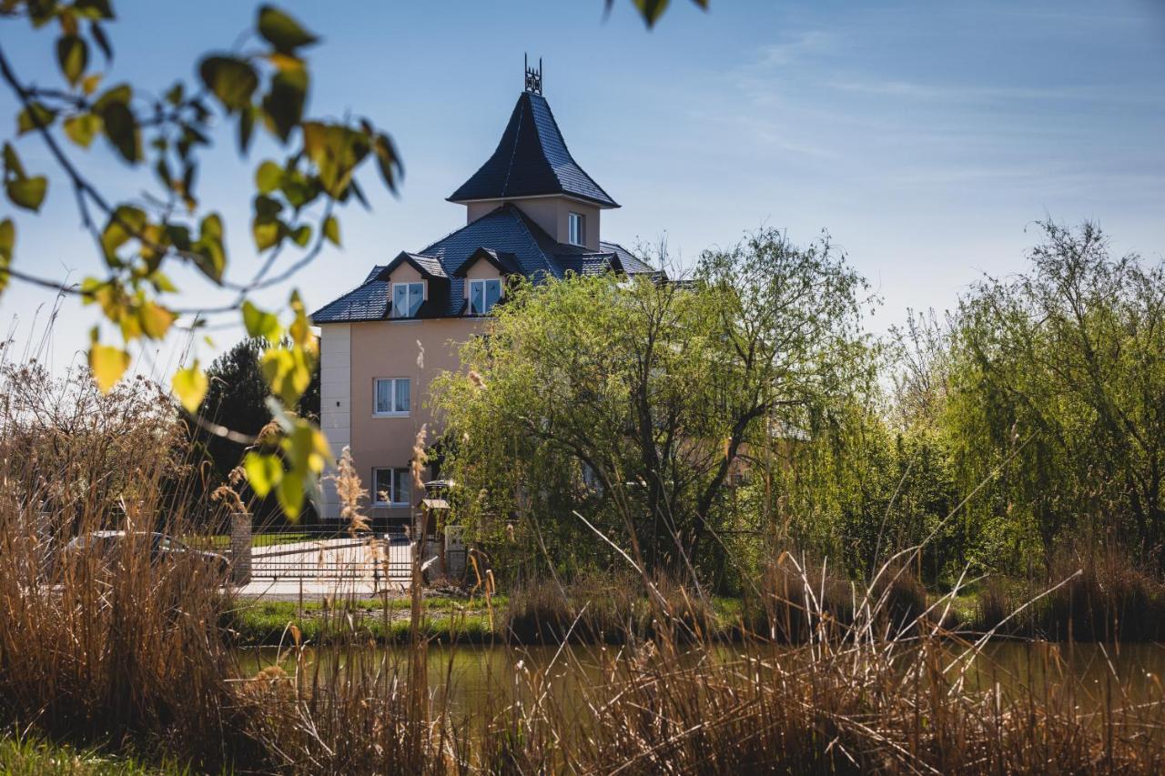 Navigator Hotell Palić Eksteriør bilde