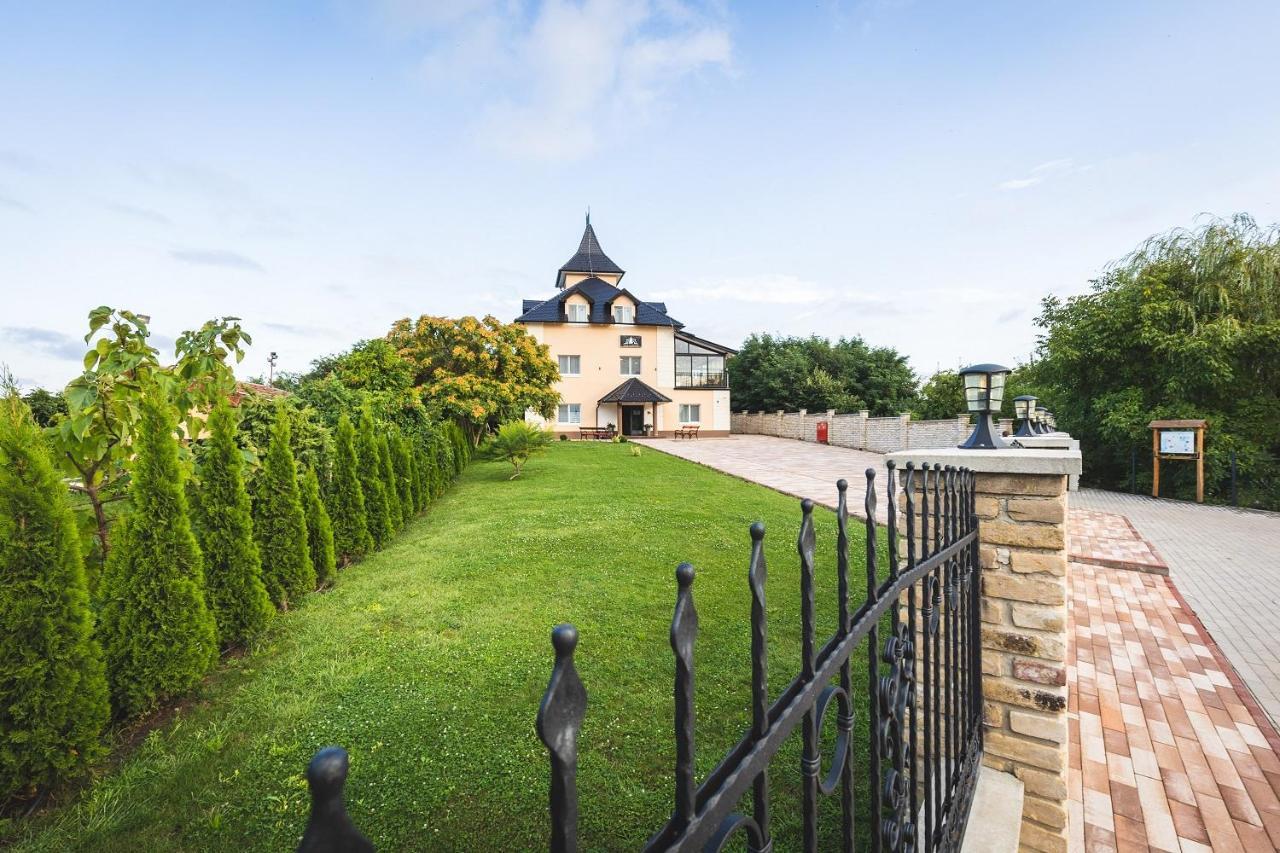 Navigator Hotell Palić Eksteriør bilde