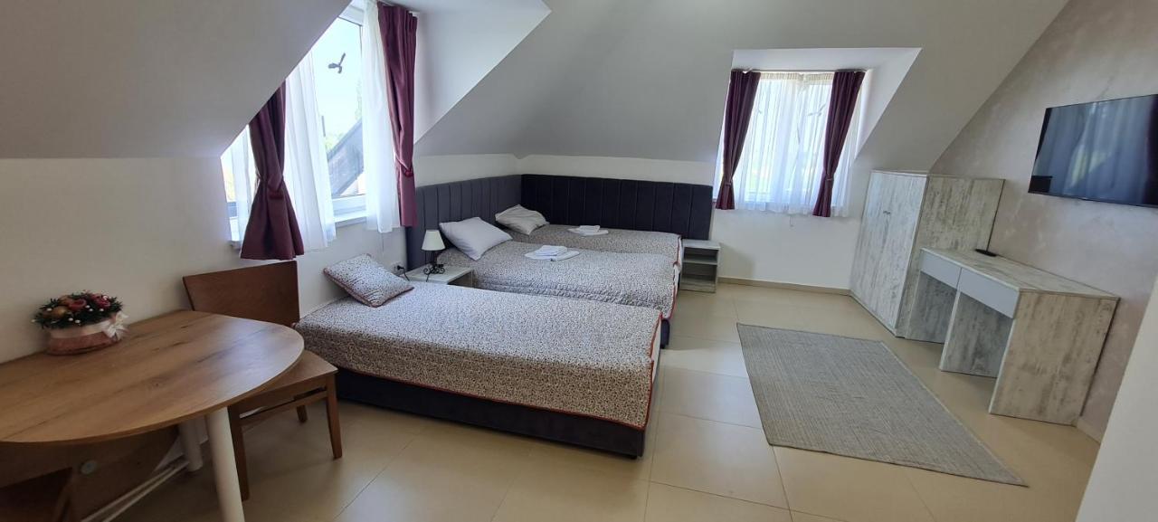 Navigator Hotell Palić Eksteriør bilde