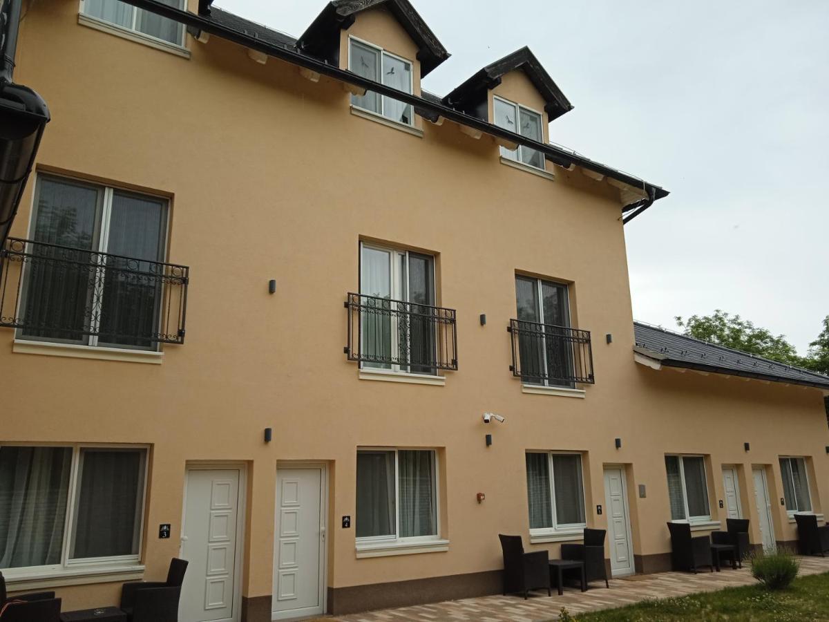 Navigator Hotell Palić Eksteriør bilde