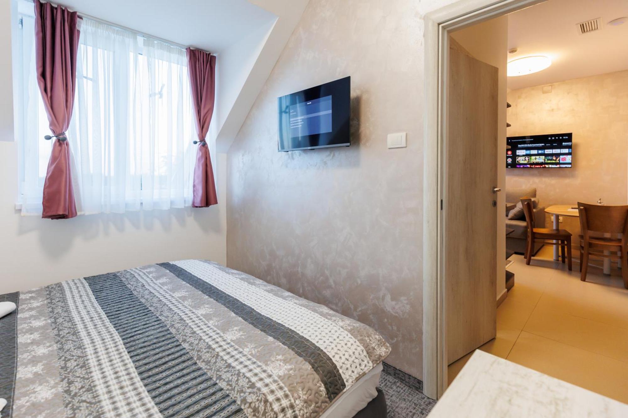 Navigator Hotell Palić Eksteriør bilde