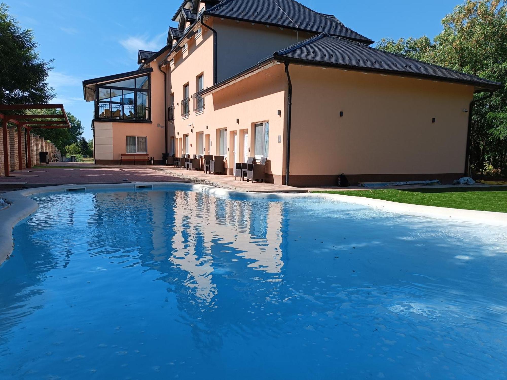 Navigator Hotell Palić Eksteriør bilde