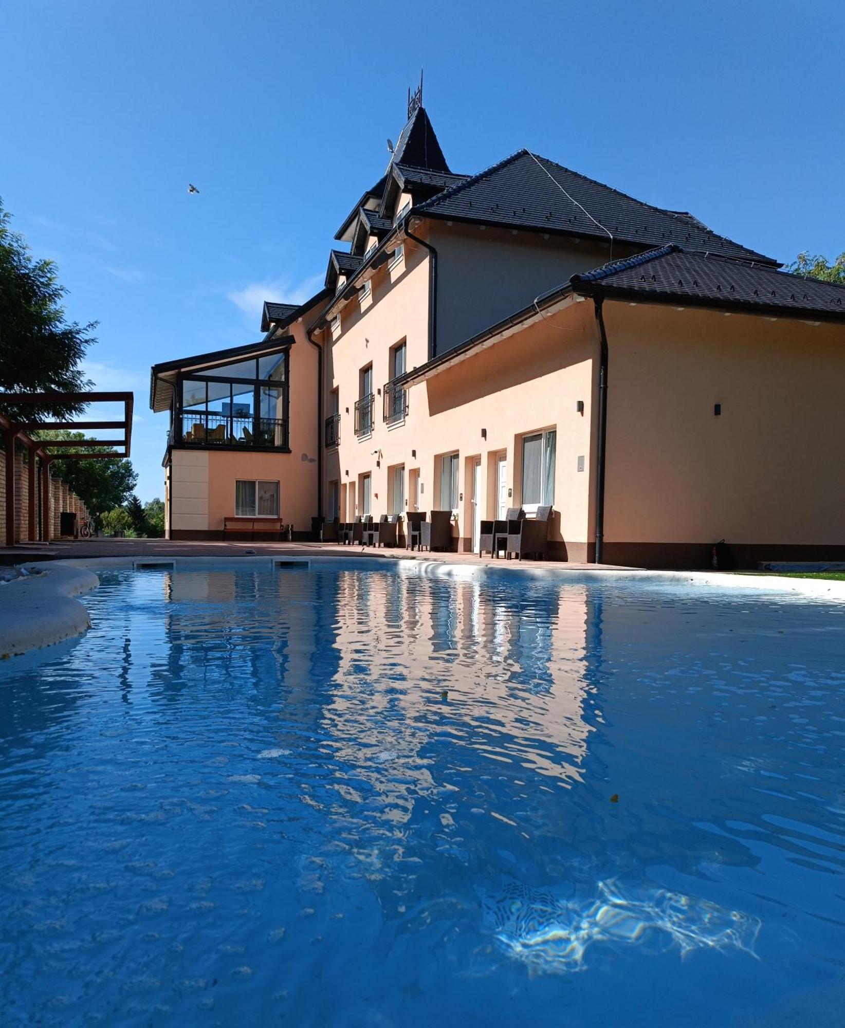 Navigator Hotell Palić Eksteriør bilde